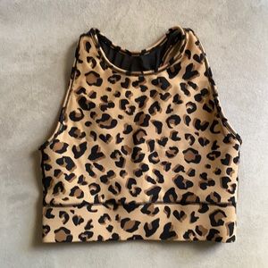 Ivory lane Into The Wild workout top